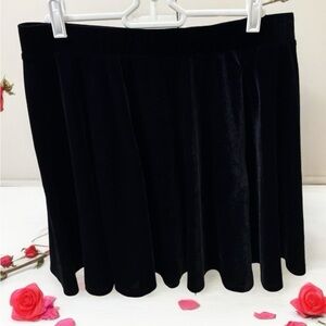 Hot Topic Black Velvet Mini Skirt